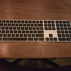 Apple Magic Keyboard with Touch ID and Numeric Keypad 