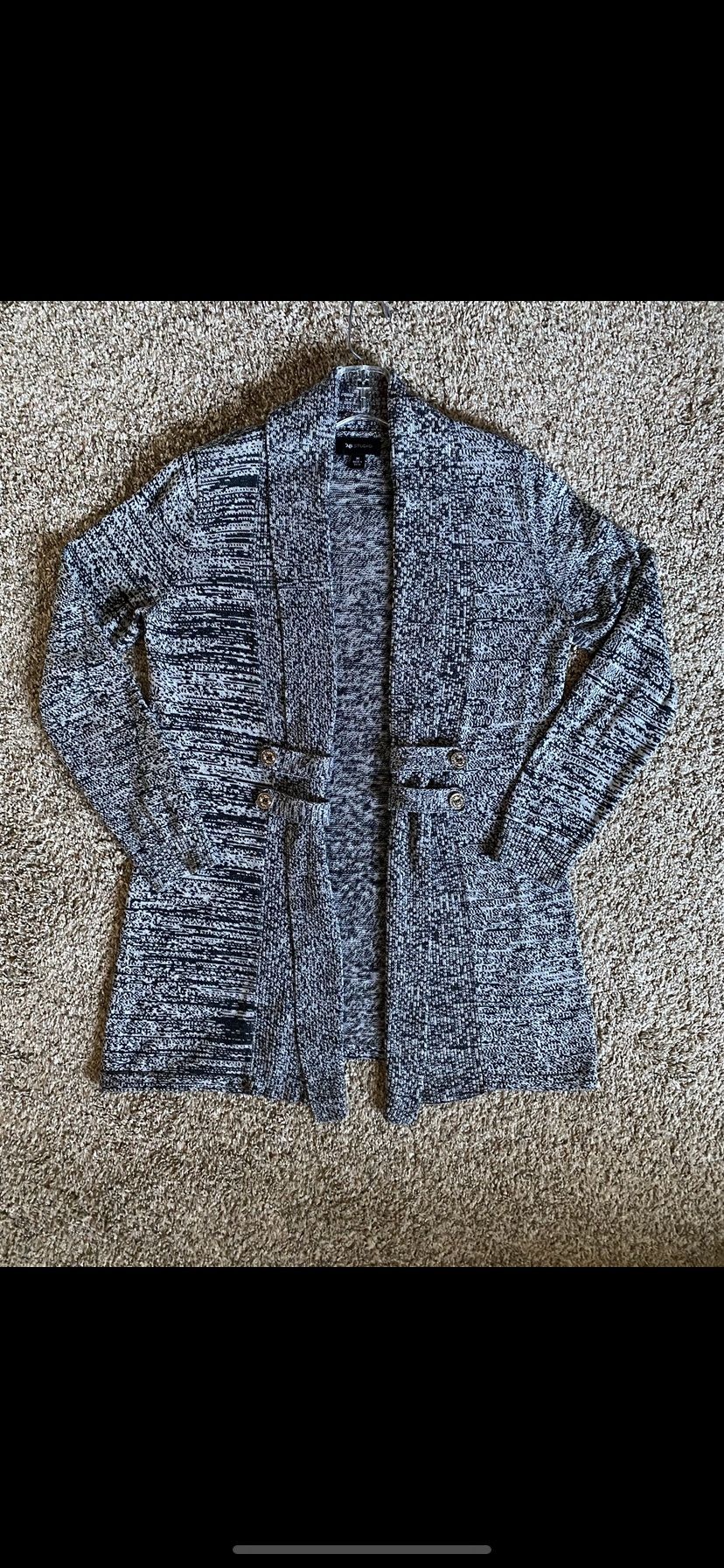 Women’s Size Medium Gray & Black Sweater