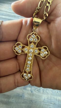 Cadena de oro 14k hecho en italia  con Cruz.