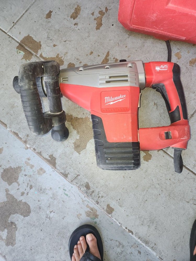 DEMOLITION HAMMER
