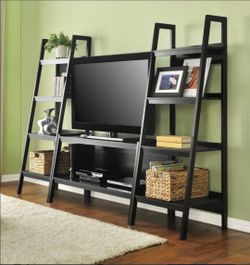 Mueble incluye la tv ((no es smart tv)) tiene control remoto $150 los 3 mubles y la tv por almeda genoa rd Houston TX 77075