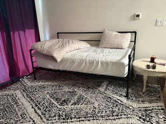 Daybed (frame only)