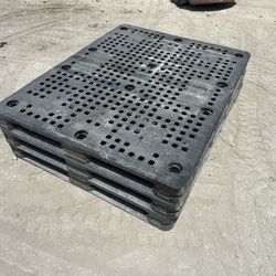 Plastic Pallet Heavy Duty 56x44