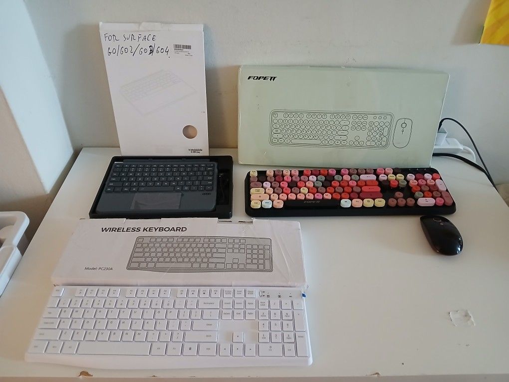 All New.
All for all laptop pc and tablet.
All 10 dollars each or all for Only 20 and i gift an amazing table desk lamp.
Batteries included.
Incredibl