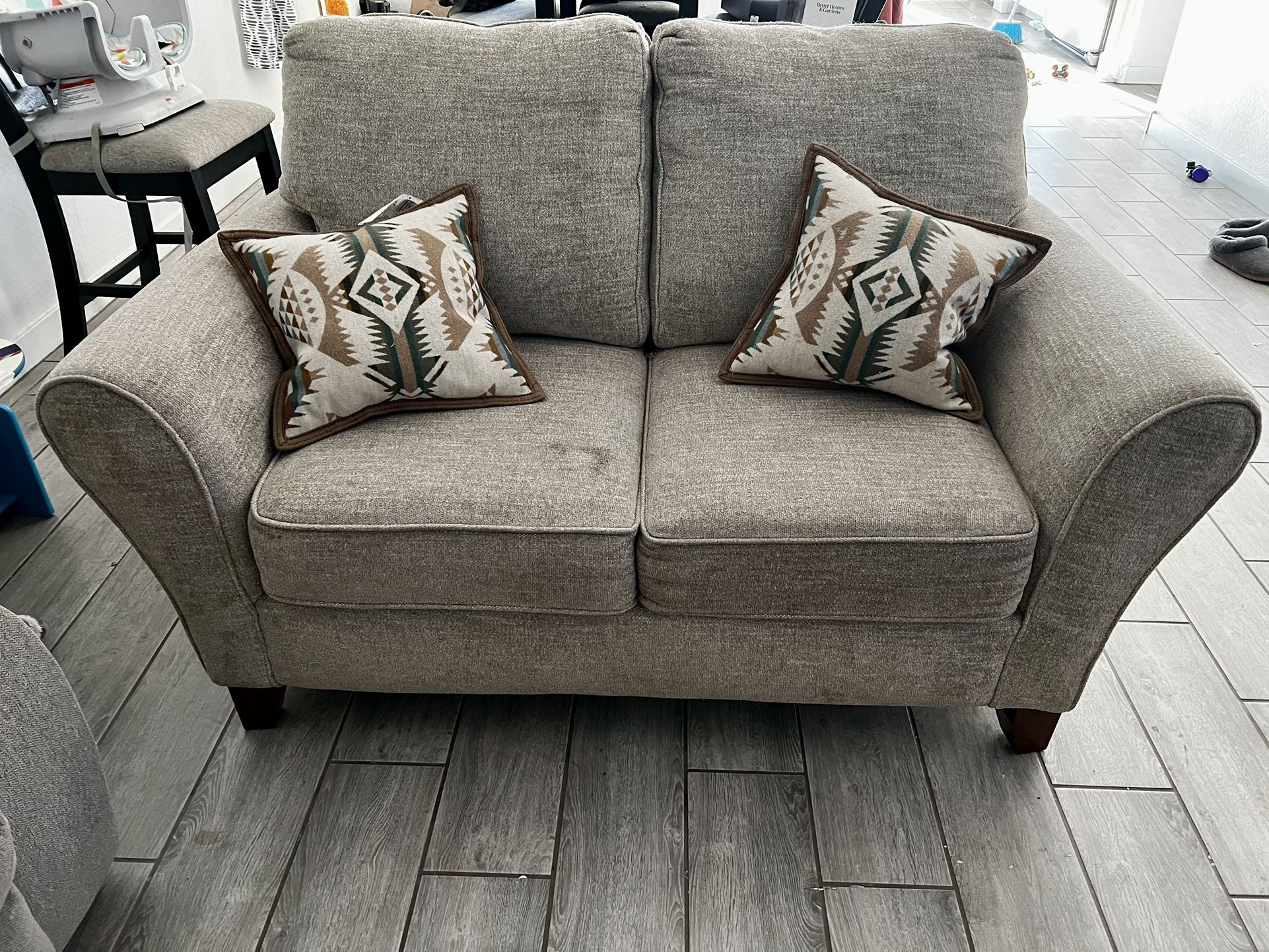 Loveseat / Couch / Recliner / Gray
