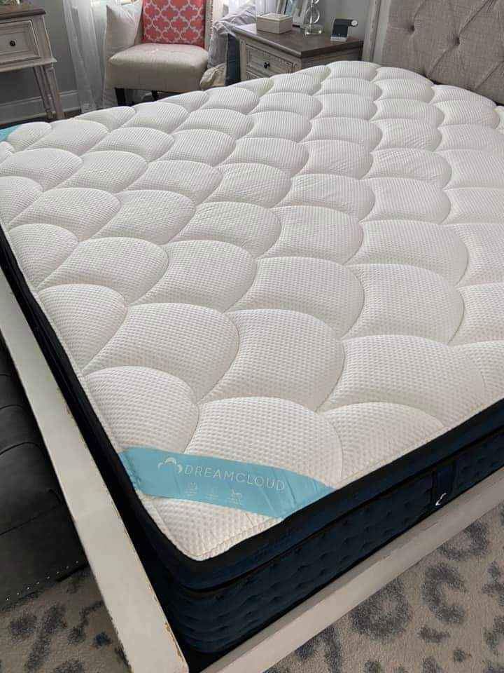 Dreamcloud Premier King Mattress