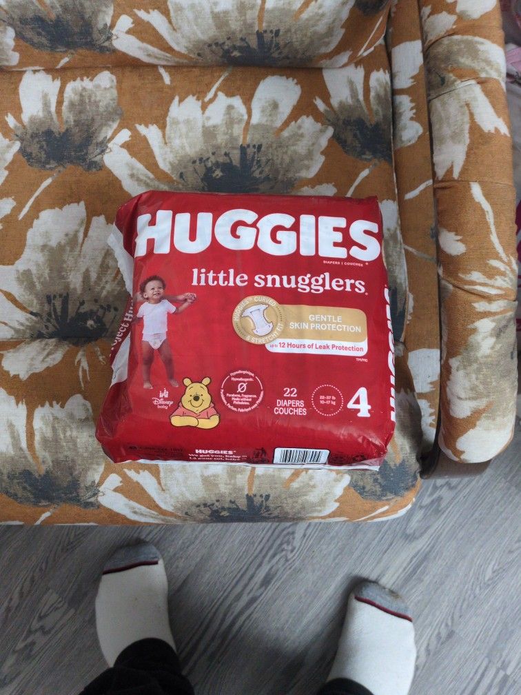 Size 4 HUGGIES