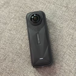 Insta 360 X5