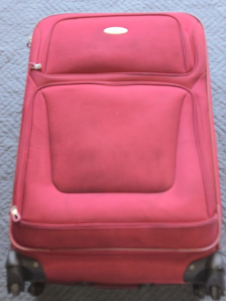 Samsonite Rolling Suitcases Several Listings