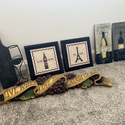Grapes And Wine Decor