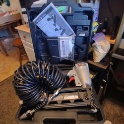 Porter Cable FN250C W/ Ext. Hose, & Case.