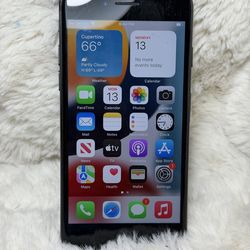 Apple iPhone 7 32 Gb. (Read)