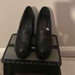 Black Pumps 