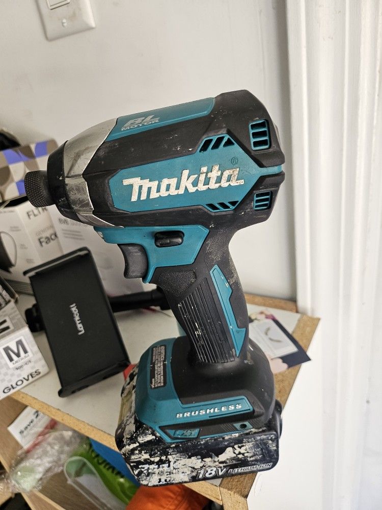 Makita Impact With 4.0 Battery