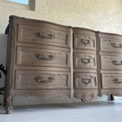 Refinished Solid Wood Pottery Barn Style  9 Drawer Dresser Sideboard Foyer Table