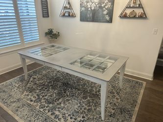 Dinning Room Table W/ Leaf To Expand Table