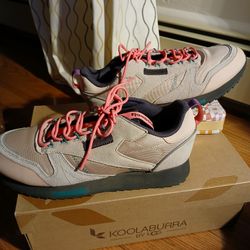 Female Reebok's, Trainer's 