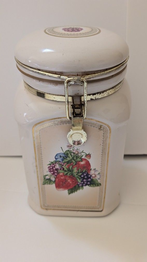 Knott's Berry Farm Foods Tall Strawberry, Black Raspberry Ceramic Canister 9 3/4 x 5 3/4 Flour, Sugar, Cookies, Coffee. Discontinued. Pickup East or W