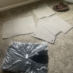 Floor mats 