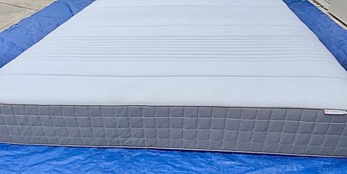 🌙👑 King IKEA Haugsvar Hybrid Mattress — Like New | DELIVERY AVAILABLE