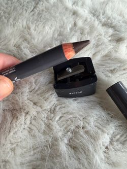 Byredo bhoora broora crayon https://offerup.com/redirect/?o=cGVuY2lsLk5ldw== no box