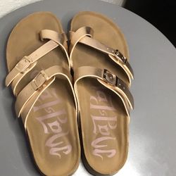 Woman’s Size 9 Sandals