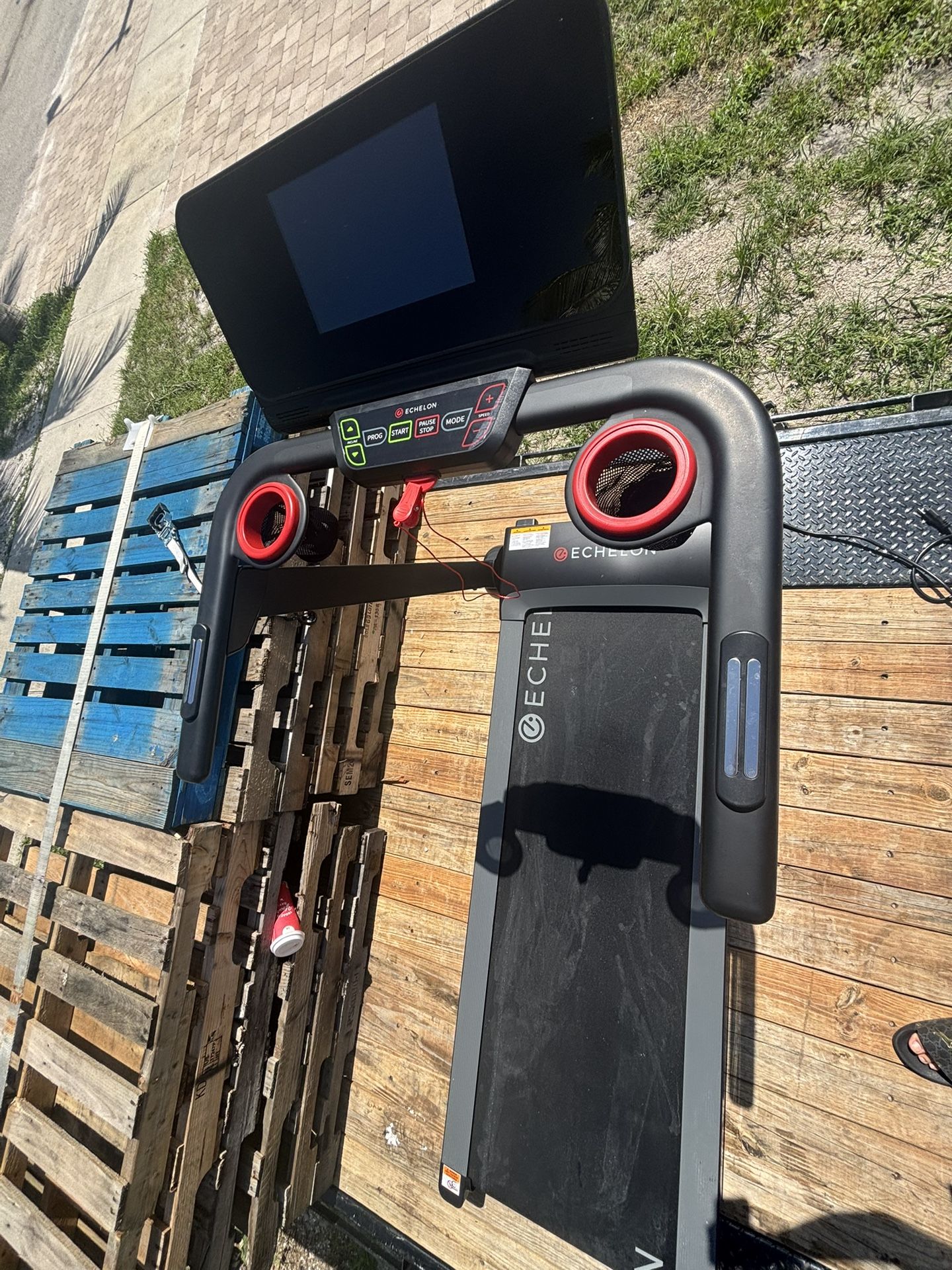 ECHELON STRIDE-S AUTO-FOLD SMART TREADMILL