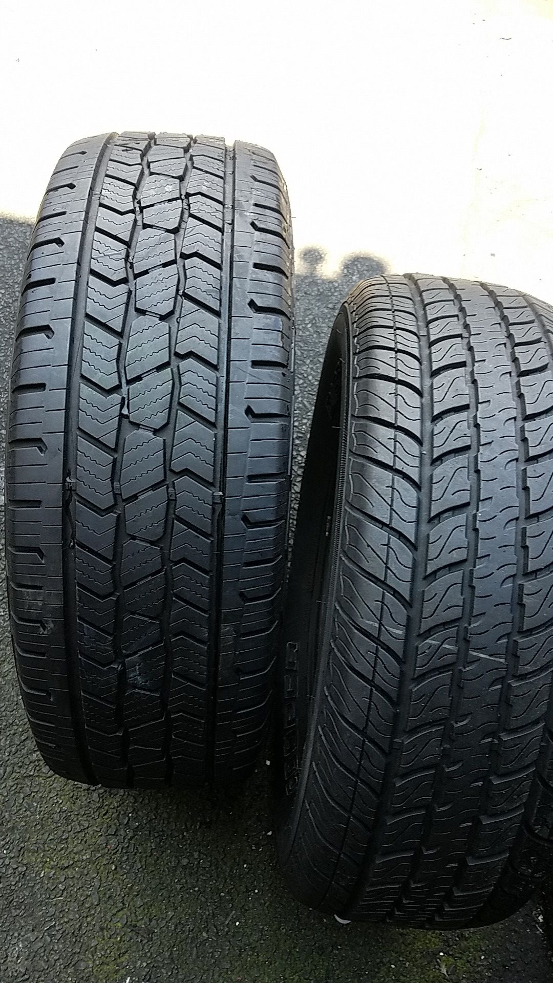 2 good tires for sale 235/70/15