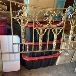 Four Post And Brass Rail Queen Size Bed Frames With All Of The Foundation For Them Both 
