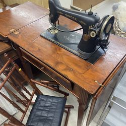 ANTIQUE VINTAGE 1908 Swinger Sewing Machine With Desk
