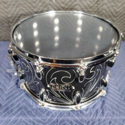 Herch Snare Drum Black with Silver Engraving