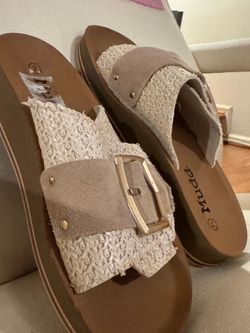Mudd sandals