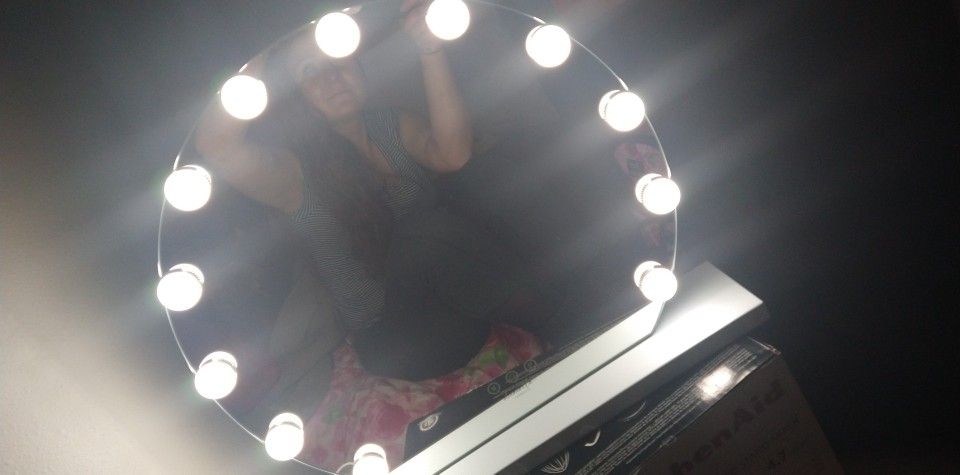 Huge Vanity Mirror With Lights And 3 DifferentLight Settings