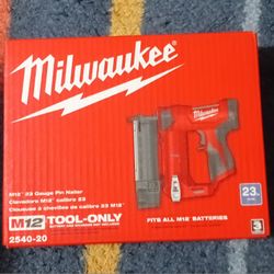 Milwaukee M12 23 Ga. Finishing Pin Nailer
