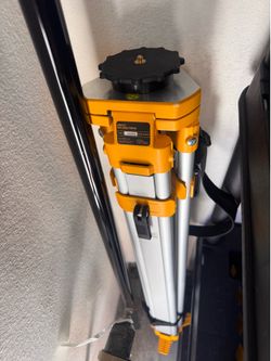 Dewalt Tripod