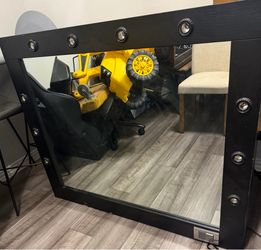 Vanity mirror