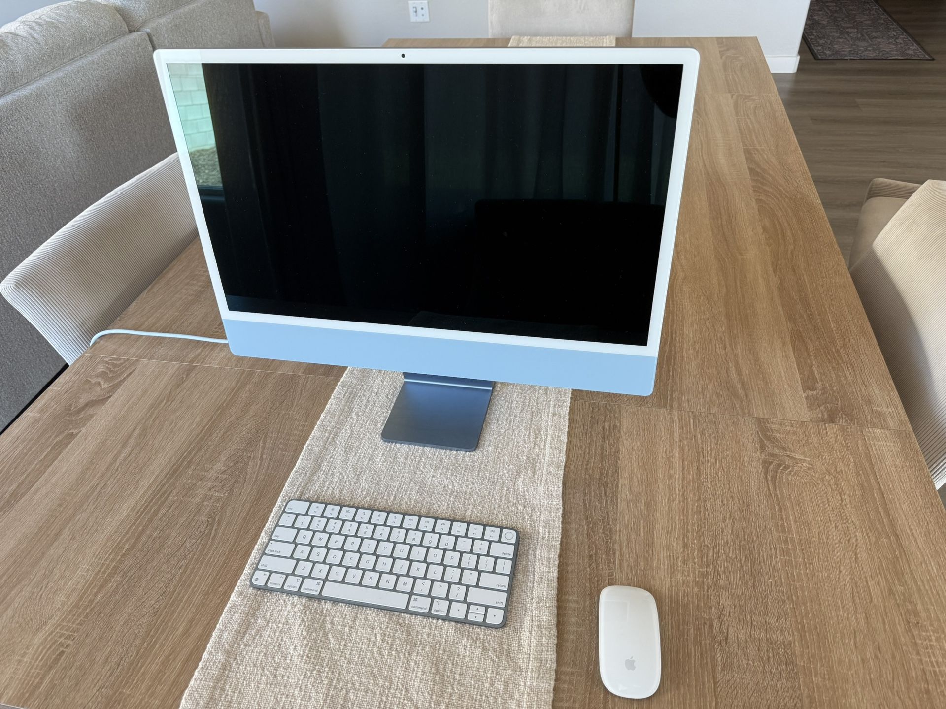 iMac 2023 - 8 GB - 24 In - Bought April 2024