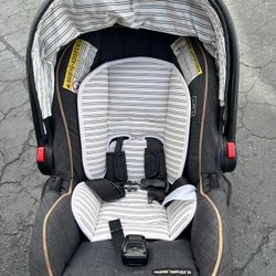Graco Car seat  And Base 