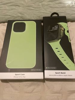 Nomad Glow 2.0 Sport Case iPhone 15 Pro Max & Sport Band Apple Watch