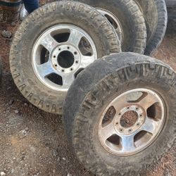 8 Lugs Fits 2500/3500 