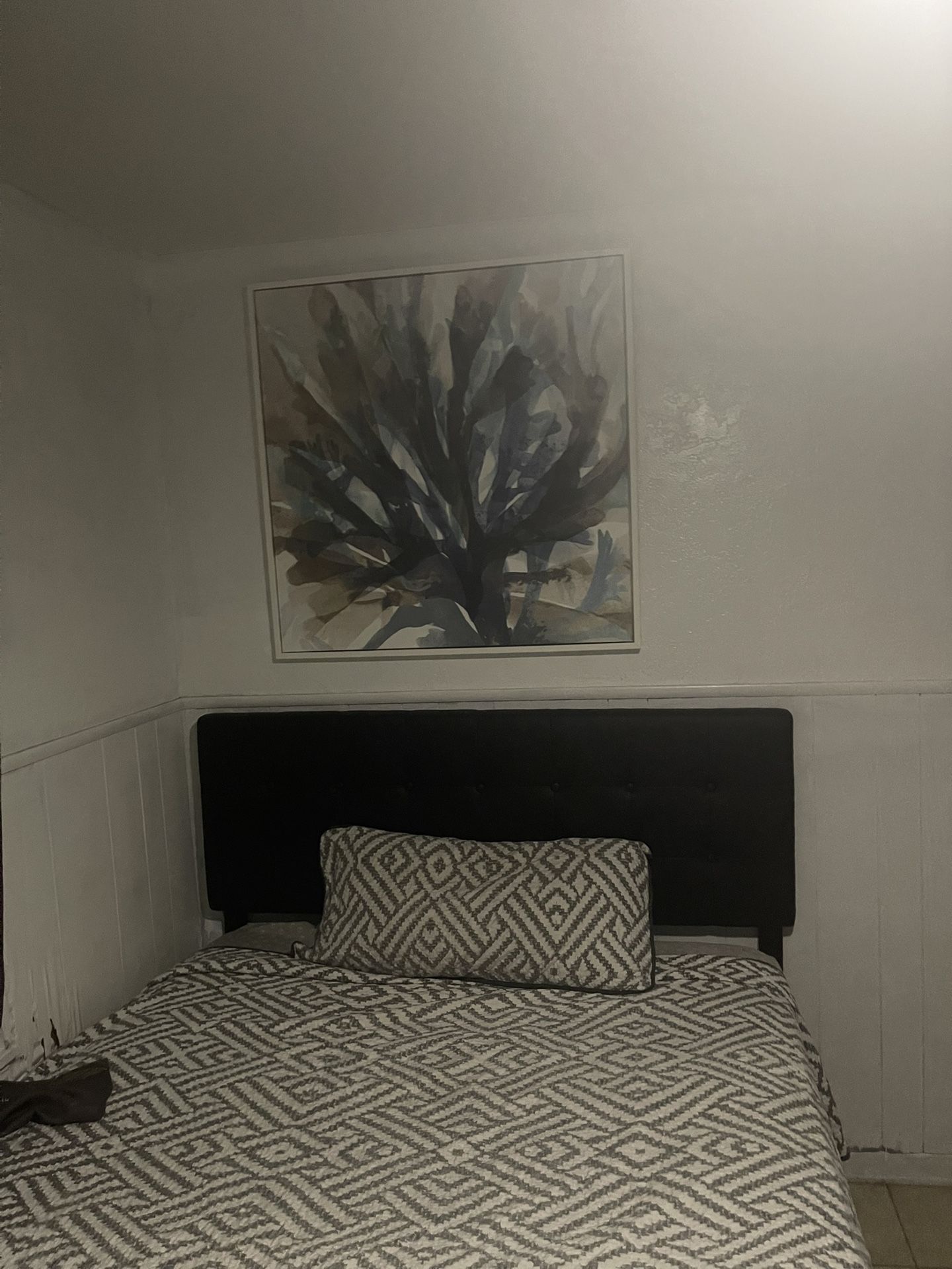 Bedroom Set , Dresser , Queen Bed , Wall Robe And Tv