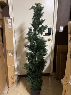 Set of 2 Garvee 5 Feet Pre-Potted Evergreen Outdoor Artificial Cedar Tree