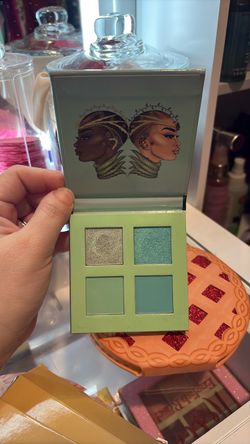 Eyeshadow Palette