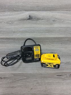 Dewalt 20v Max xr 4ah lithium ion battery pack with charger