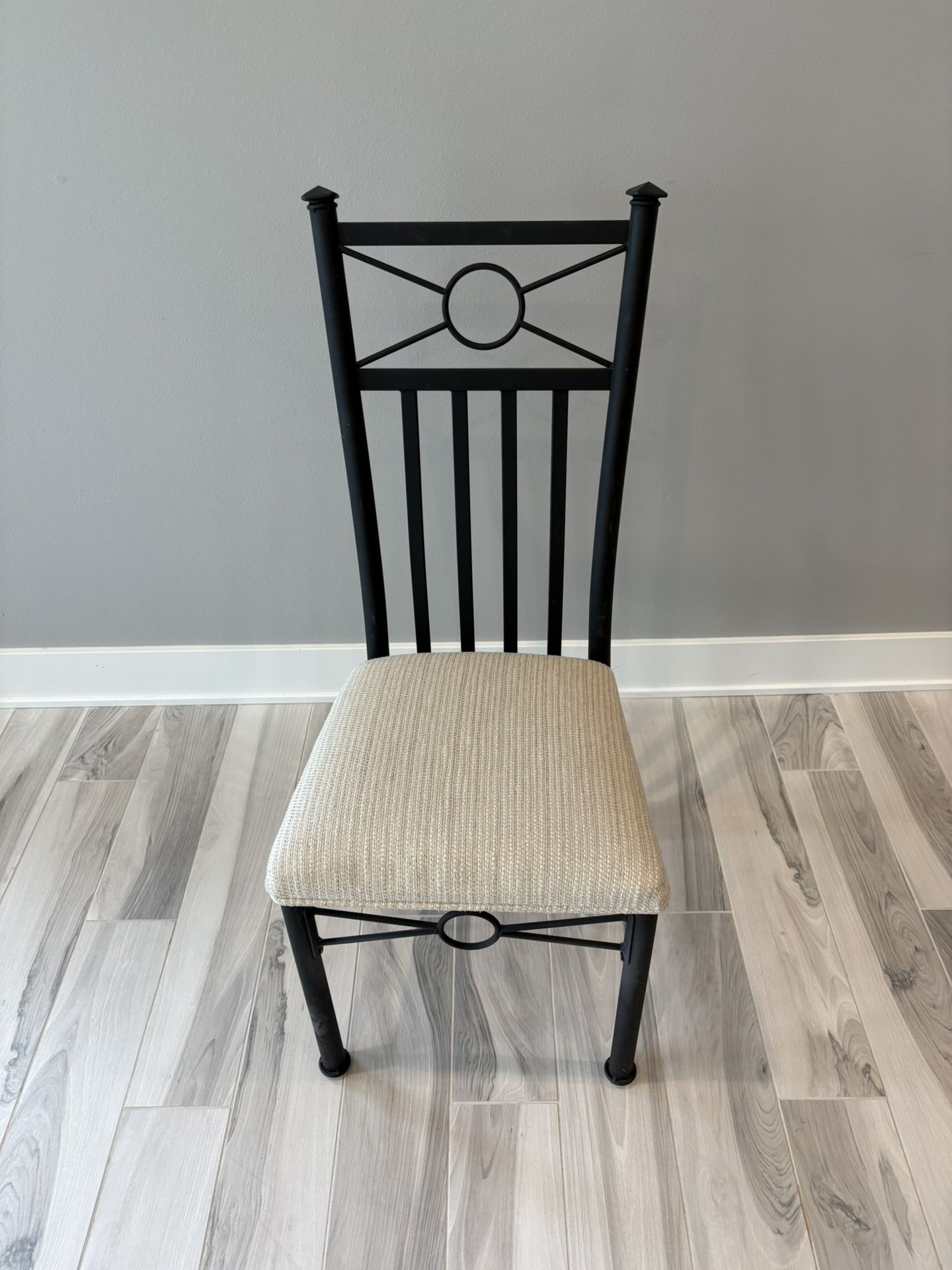 Set of 6 stylish and sturdy black metal dining chairs