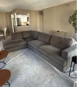 Sectional Couch Free Delivery !!!!