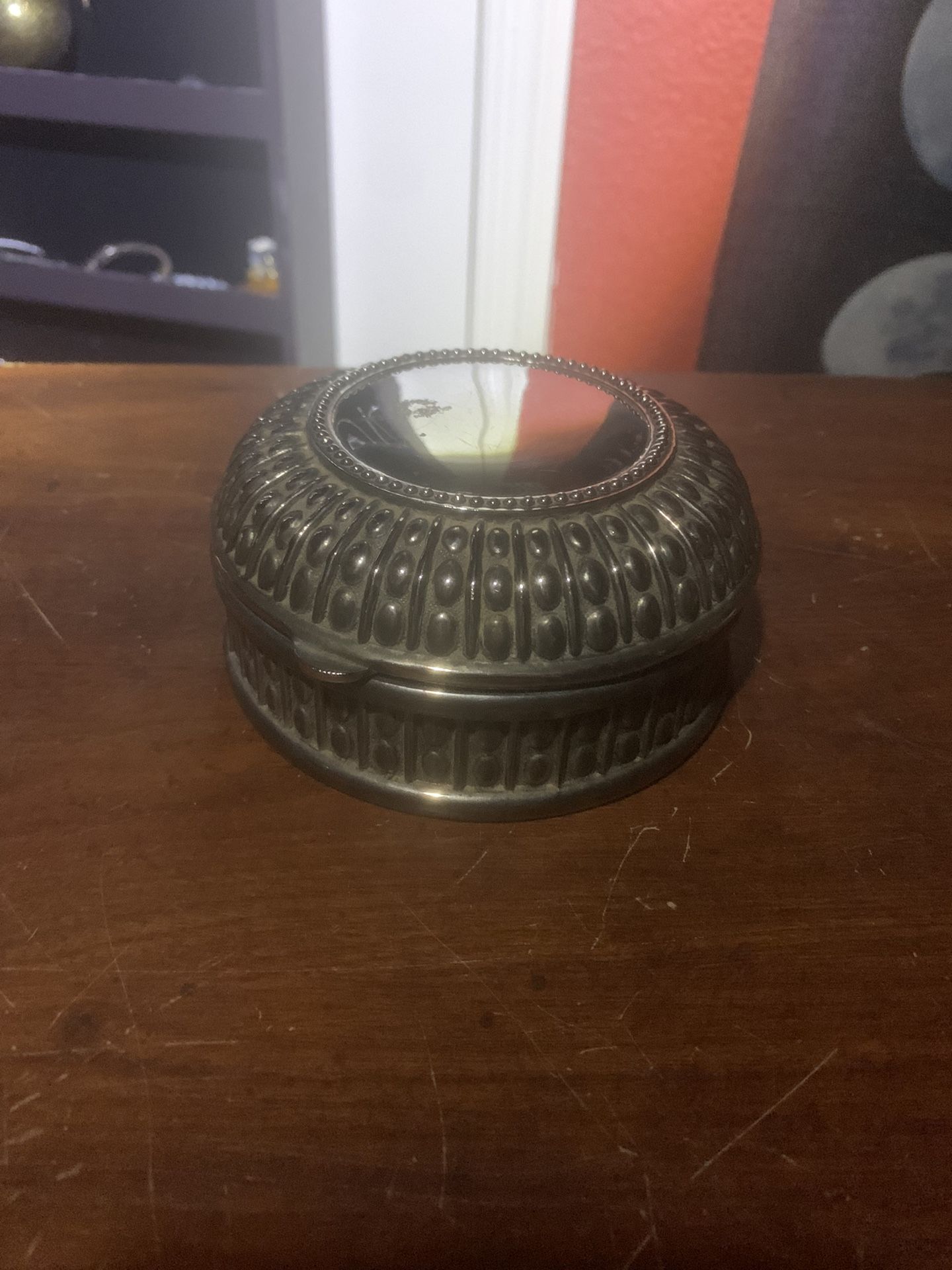 Round Silver Jewelry Box