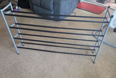 Extendable shoe rack