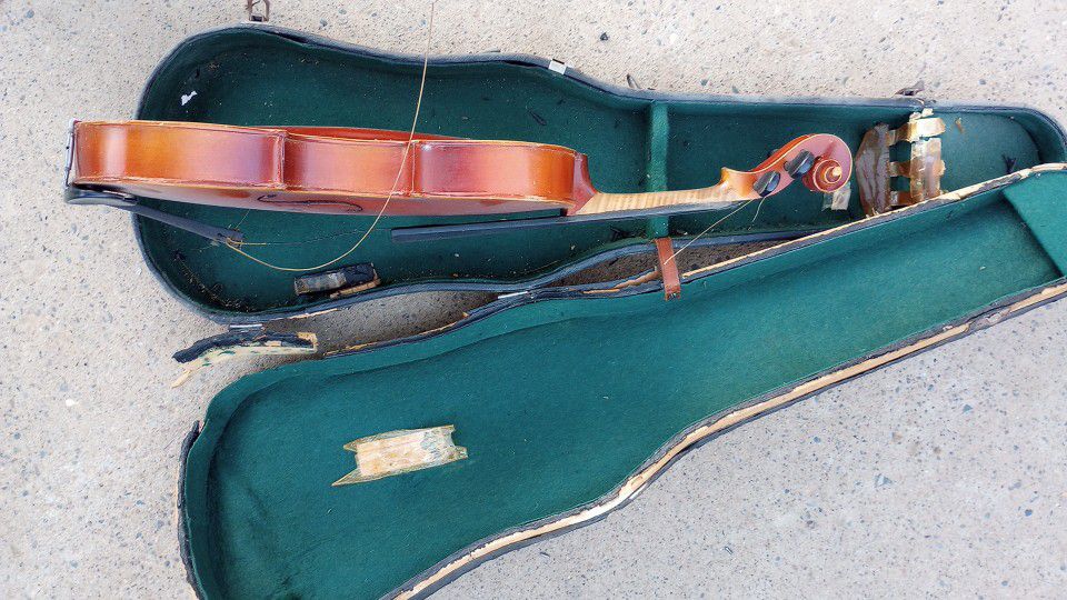 Antique Antonius Stradivarius Replica Violin!