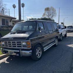 1993 Dodge Van (SHORTY)